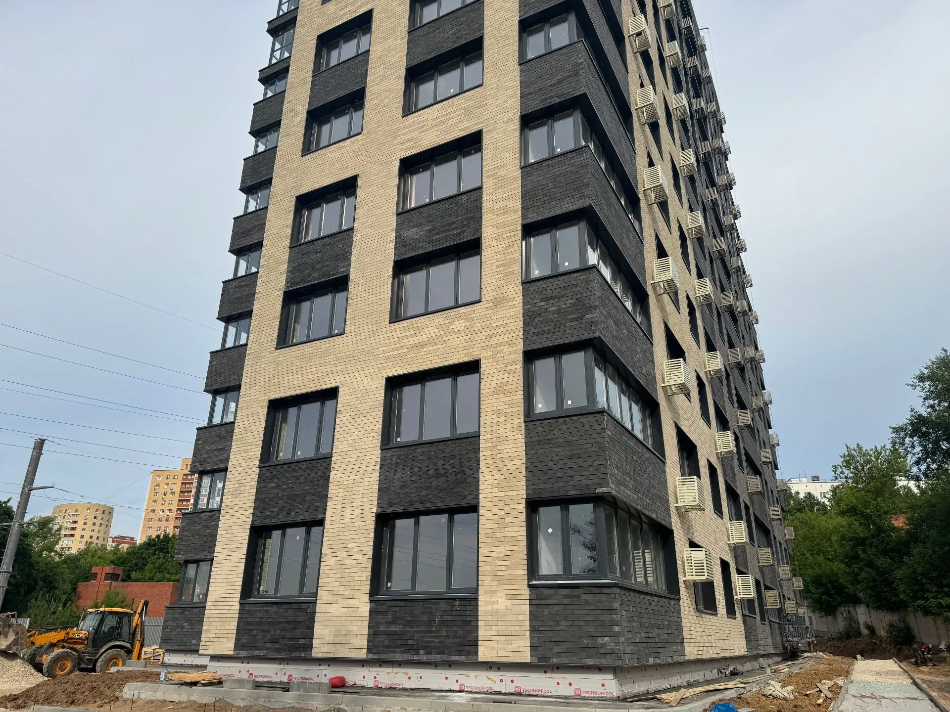 🏗️Дом для научных сотрудников достроят до конца лета

Новый многоквартирный дом для ученых по адрес