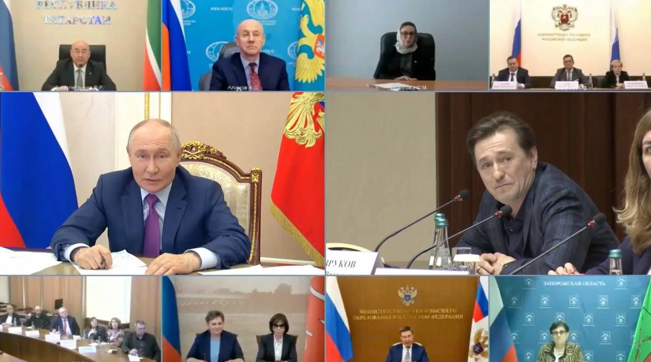 Президент России Владимир Путин поблагодарил Сергея Безрукова за работу Большого Детско...