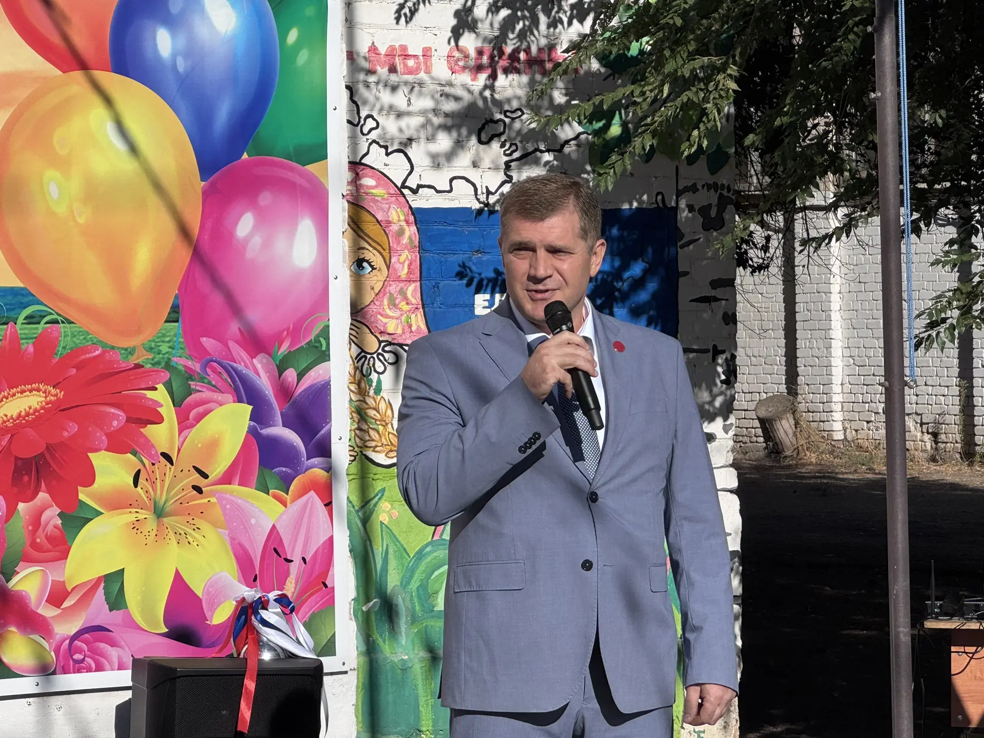 Сегодня принял участие в торжественной линейке, посвящённой Дню знаний, в средней общео...