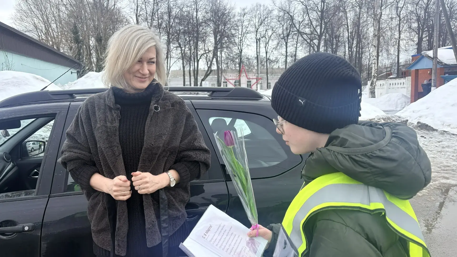 В преддверии Международного женского дня волонтёры нашей школы приняли участие в районной акции «Мам