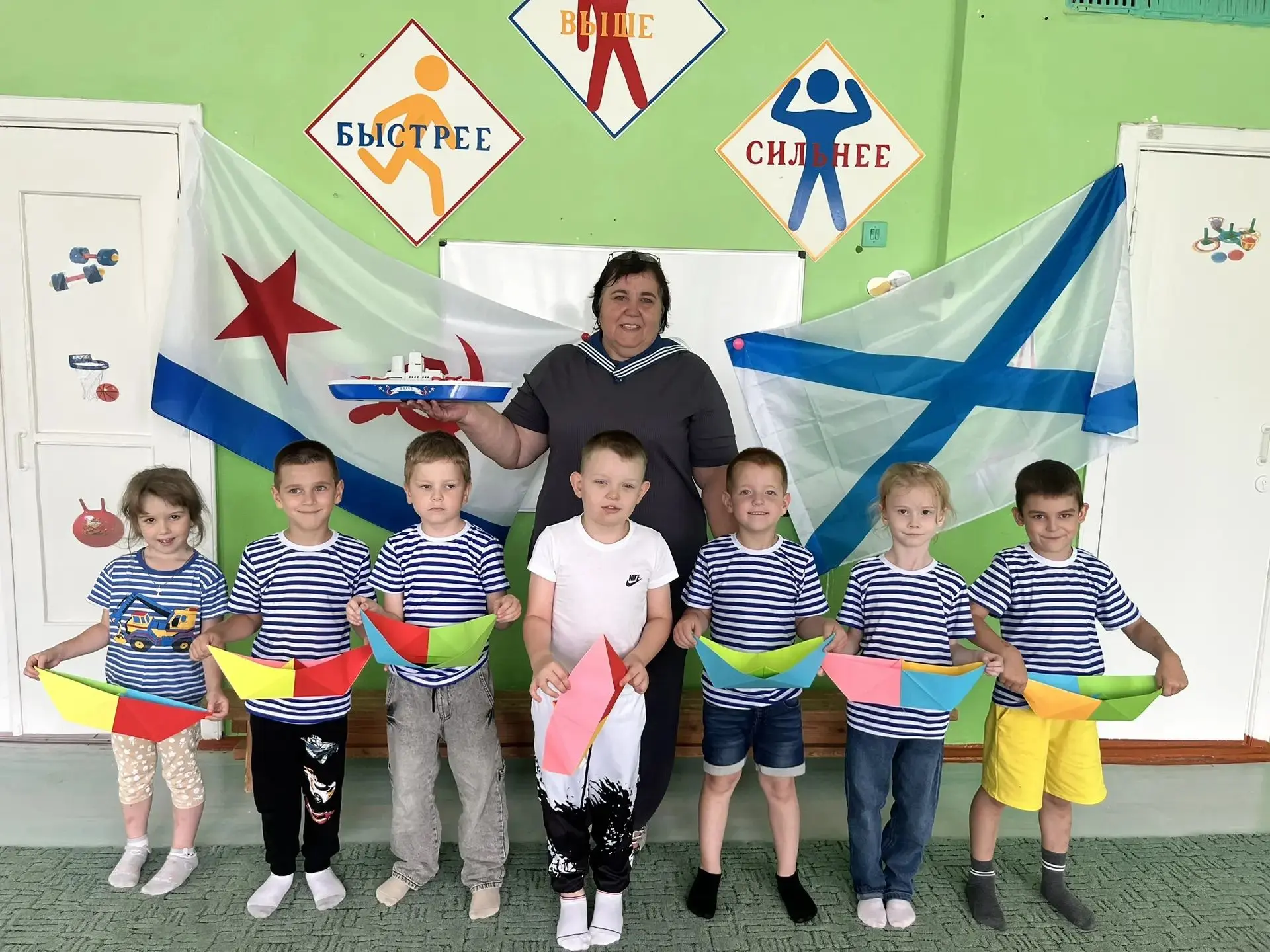 ⚓🛟Сегодня в подготовительной группе детского сада прошёл День Военно- Морского Флота!
Получился вес