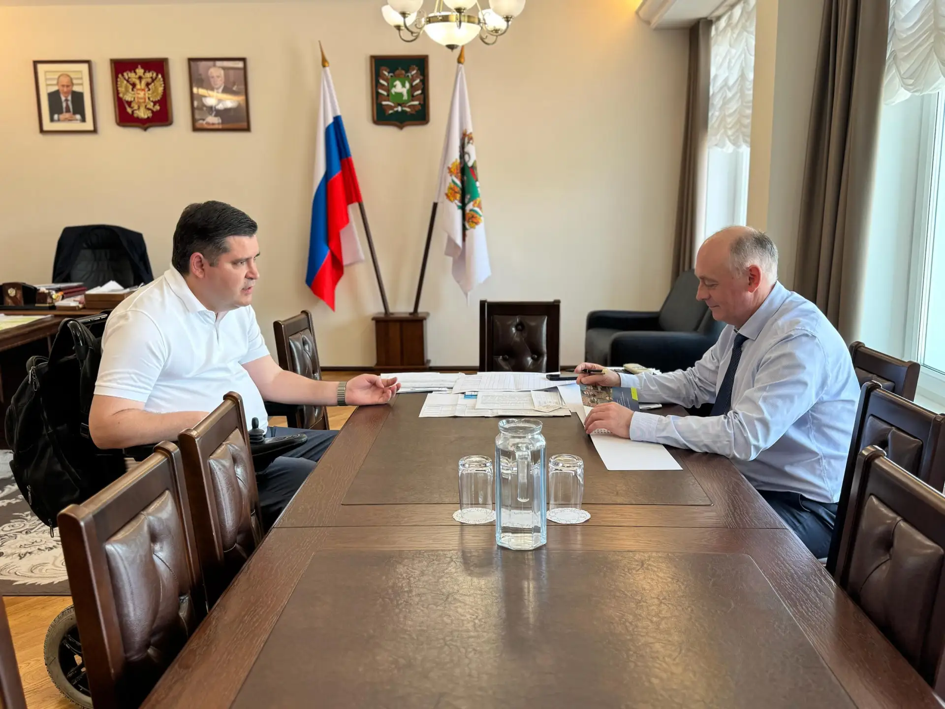 ➡️ Встретился с председателем Правительства Томской области Алексеем Валерьевичем Кондратьевым.

Поз