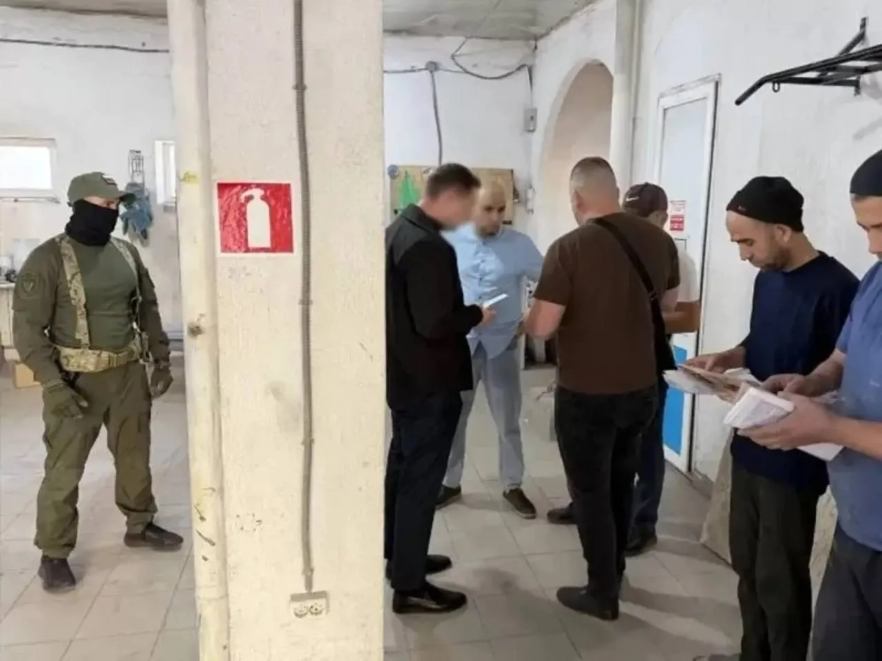 Более 30 нелегальных мигрантов выдворят из Алтайского края.

В Алтайском крае в ходе первого этапа о