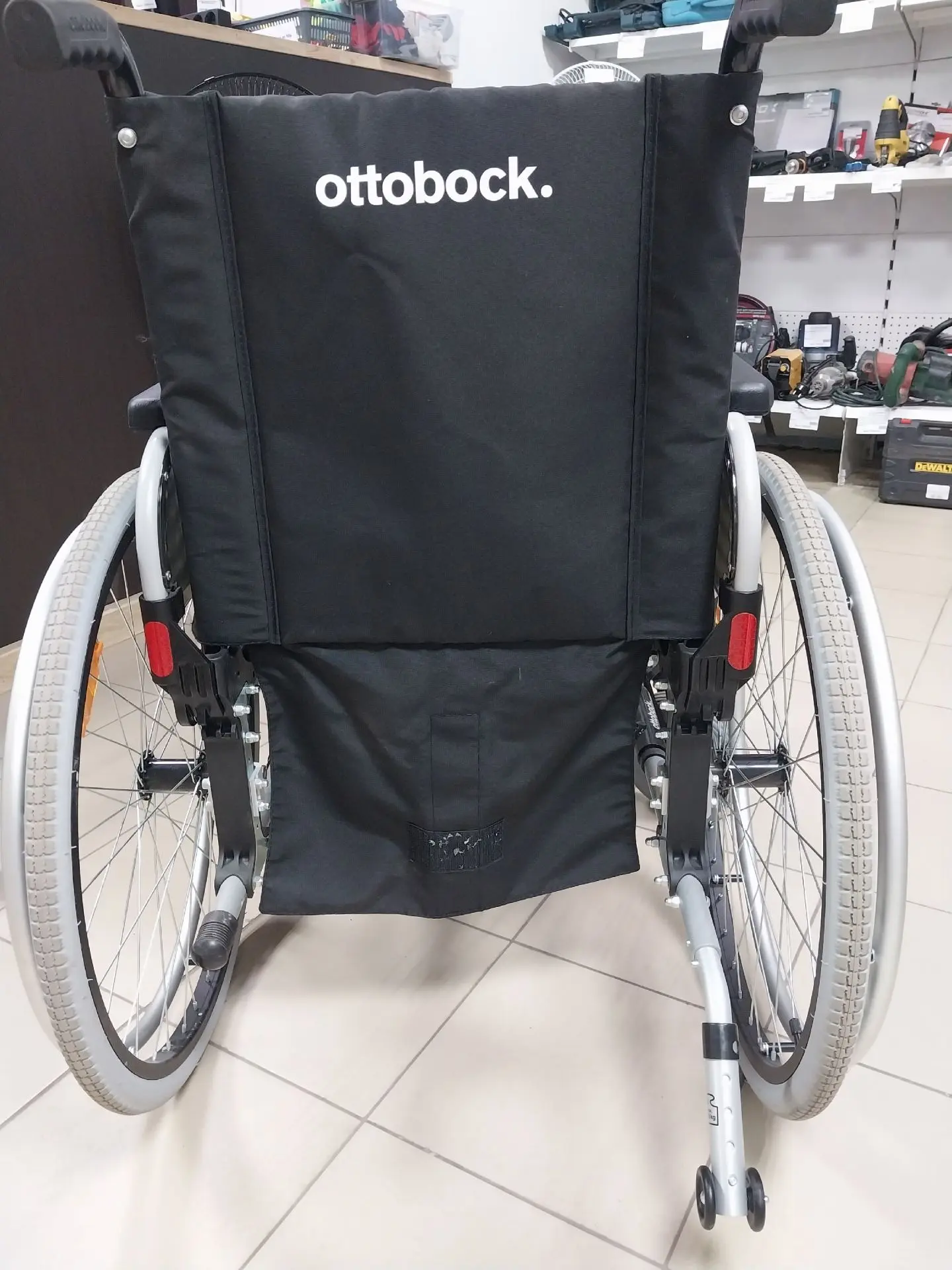 коляска инвалидная ottobock 
id 128698101
Цена 8000 р 
 
Купим дорого: велосипеды, ноутбуки, смартфо