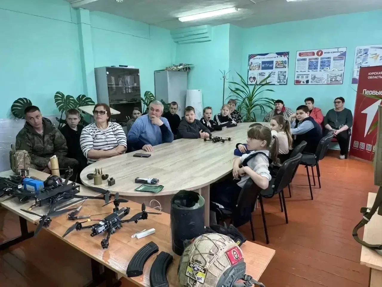 Добровольцы бригады «БАРС-Курск» встретились с учащимися Каменской общеобразовательной ...