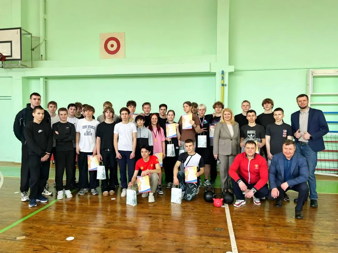 🏆  СОРЕВНОВАНИЯ ПО ГИРЕВОМУ СПОРТУ🏆  13 марта в нашем лицее прошло Первенство по гиревому спорту!  С