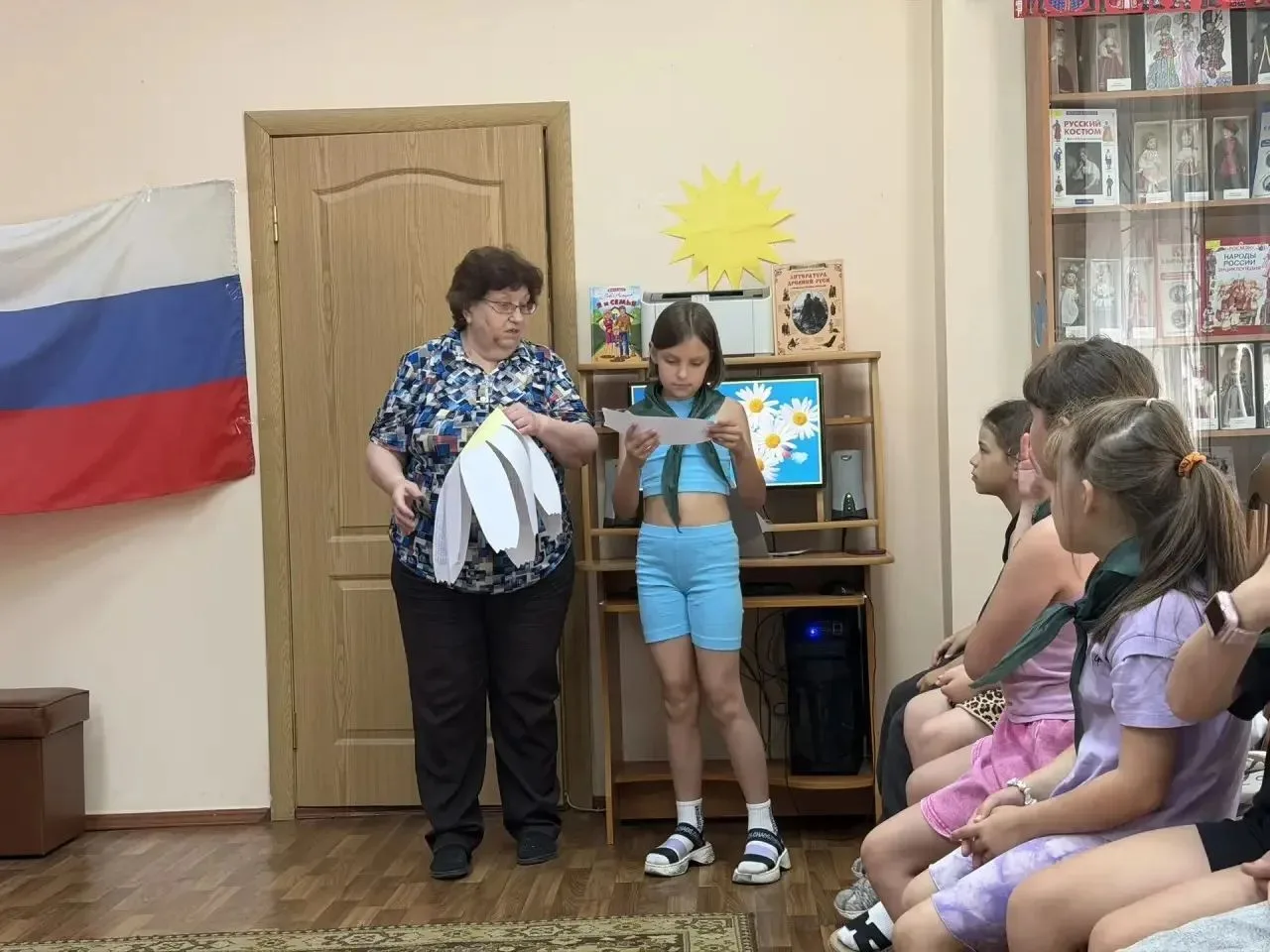 СЕМЬЯ КРЕПКА, КОГДА НАД НЕЙ КРЫША ОДНА

9 июня библиотека-филиал №6 собрала у себя в гостях воспитан