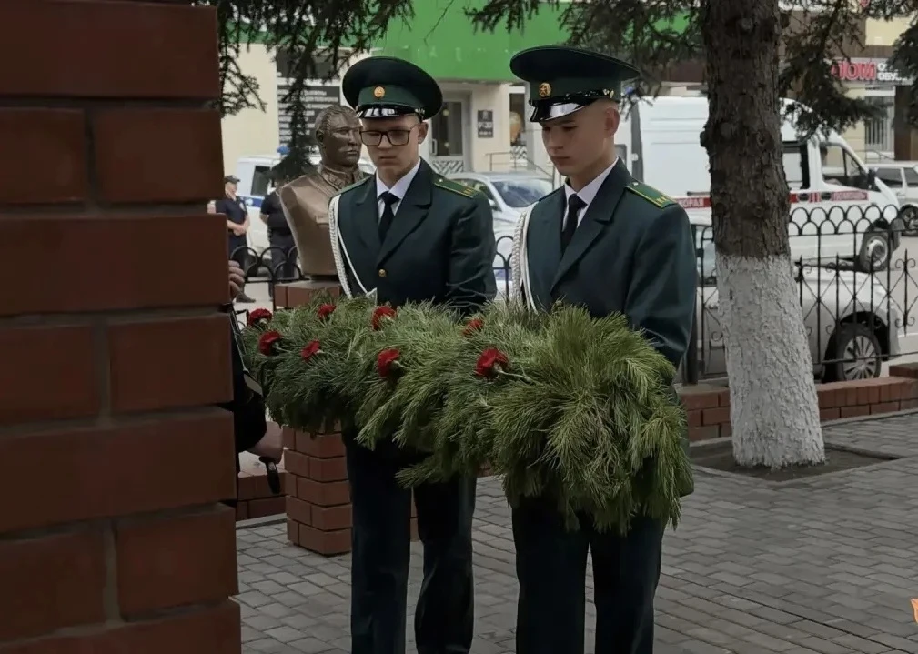 Сегодня, 22 июня у «Мемориала памяти» прошёл трогательный митинг памяти и скорби «И помнит мир спасё