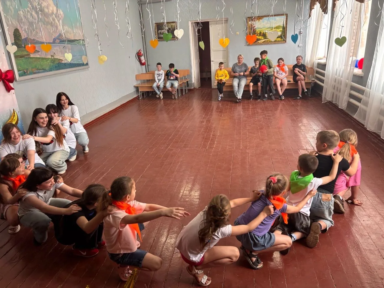 💫 Гости, которые подарили праздник: студенты «Роз Донбасса» в нашем лагере! 💫

Сегодня к ребятам з