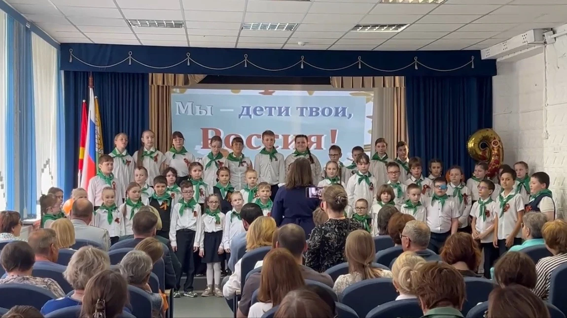 🎤 8 мая в школе прошёл концерт-митинг, посвящённый Дню Победы!