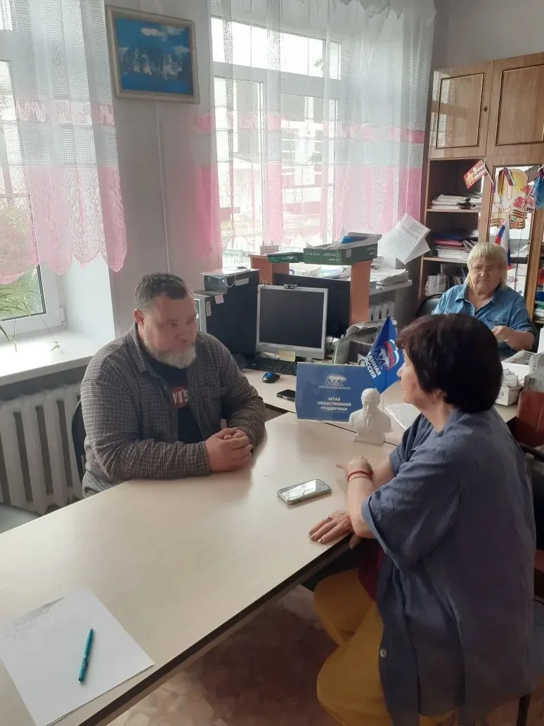 🇷🇺Депутат Курганской областной Думы Александр Черняк с рабочим визитом посетил Альменевский округ.