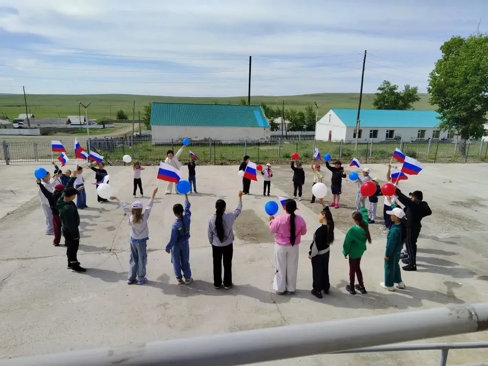 12 июня в ЛДП «Семья»

1. Минутка здоровья «В здоровом теле здоровый дух»

В нашем школьном лагере п