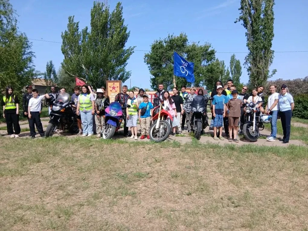 💚Отряд ЮИД «Зелёный свет» — за безопасность на дорогах!