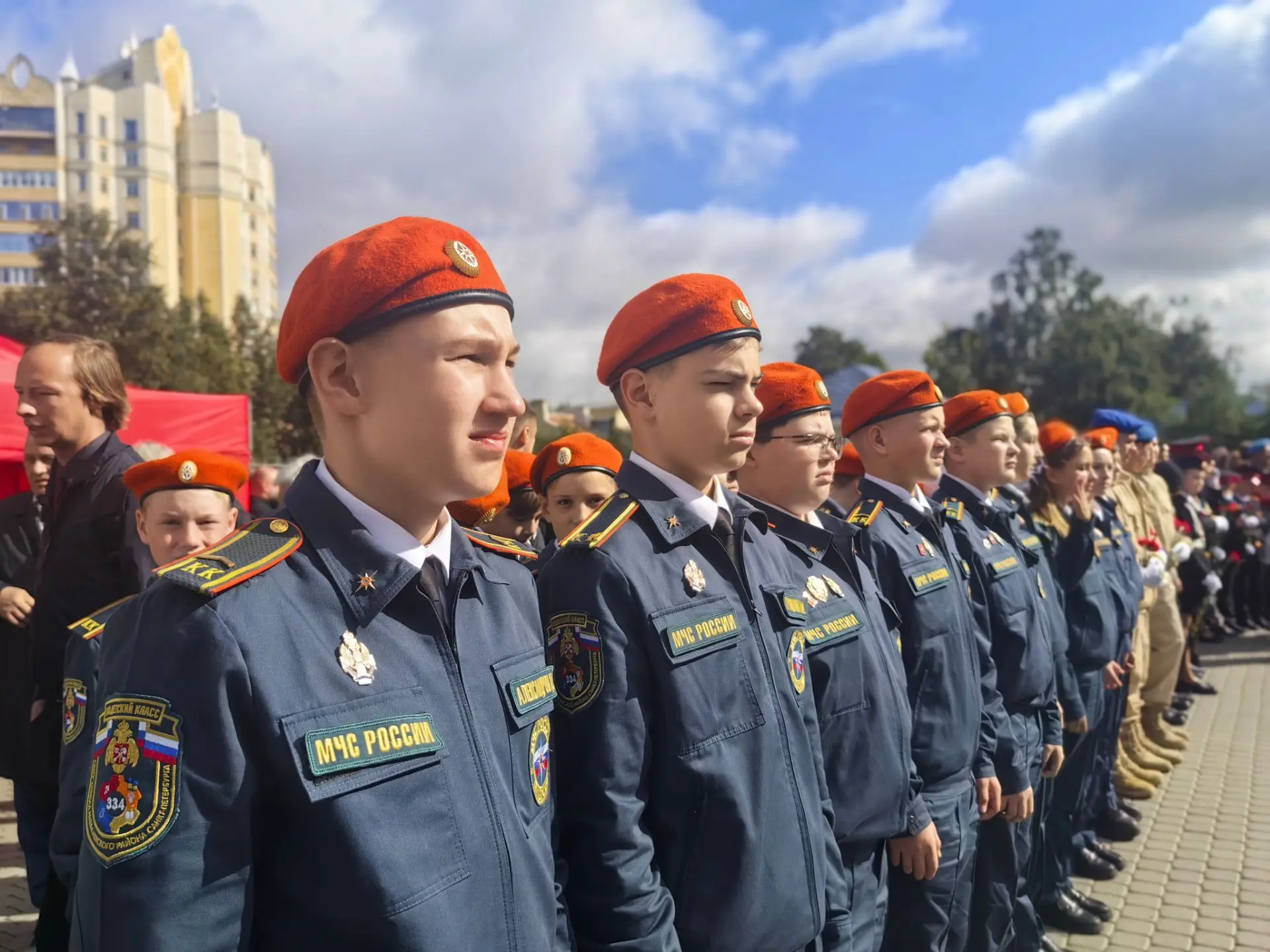 В День солидарности в борьбе с терроризмом кадеты 334 школы приняли участие в траурной ...