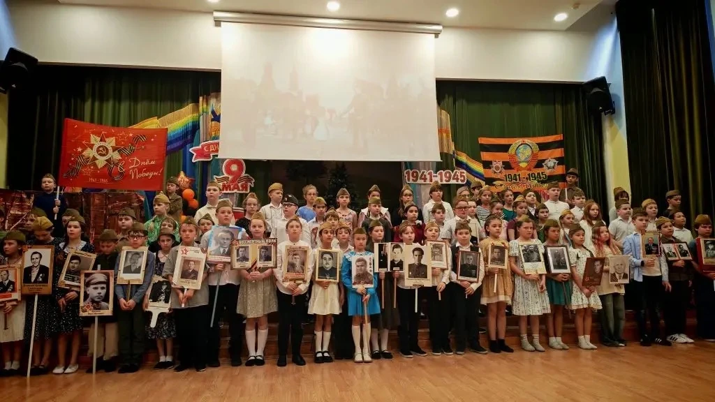 🎖 Концерт: 81 год Великой Победе  🎬 Живые кадры истории В стенах нашей школы прошёл особенный концер