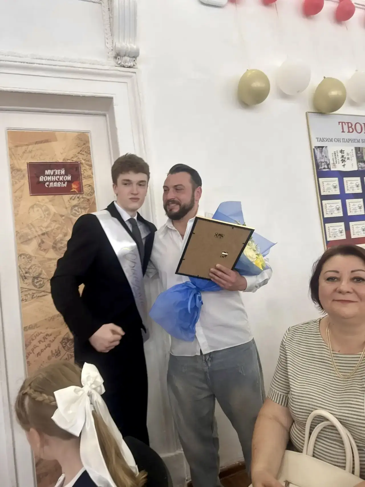 🔔 Последний звонок в школе на Усиевича, 31а  🎓🍃 Вот и отзвенел последний школьный звонок для ученико