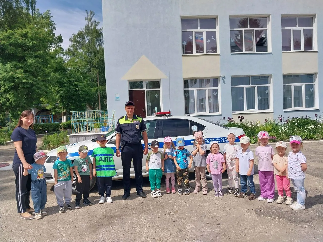 🚔 Сотрудники Госавтоинспекции Каменского района провели акцию «Правила дорожного движе...