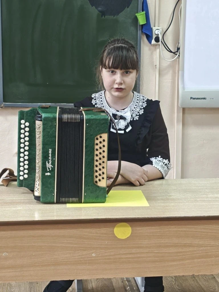 ✅ Семейные реликвии   Старинные вещи  Минувших эпох Как дороги сердцу  Семейных родов! В них связь п