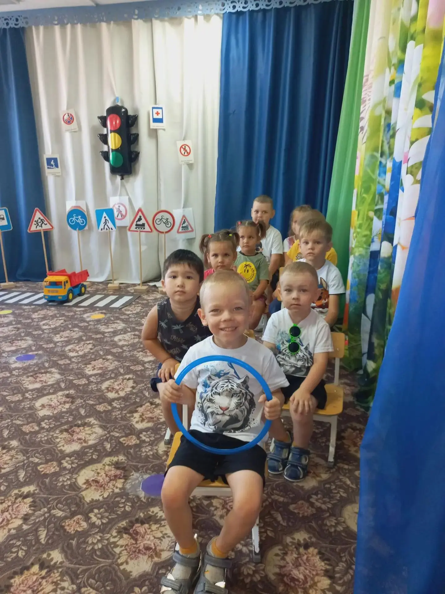 🚌 СТОП! ВНИМАНИЕ! ИГРАЕМ В ПДД!
