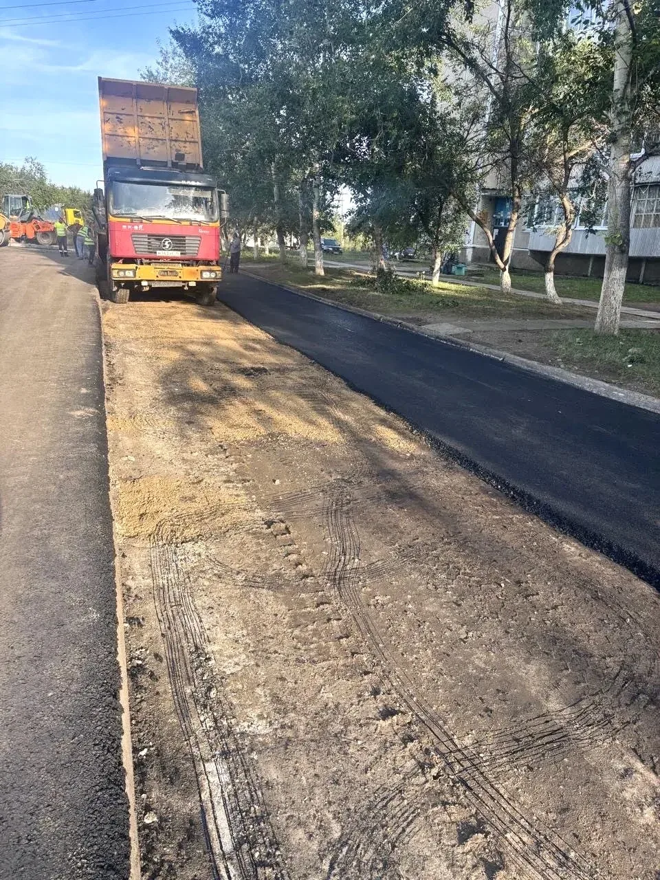 🚧 Ремонт дорог в Краснокаменске продолжается