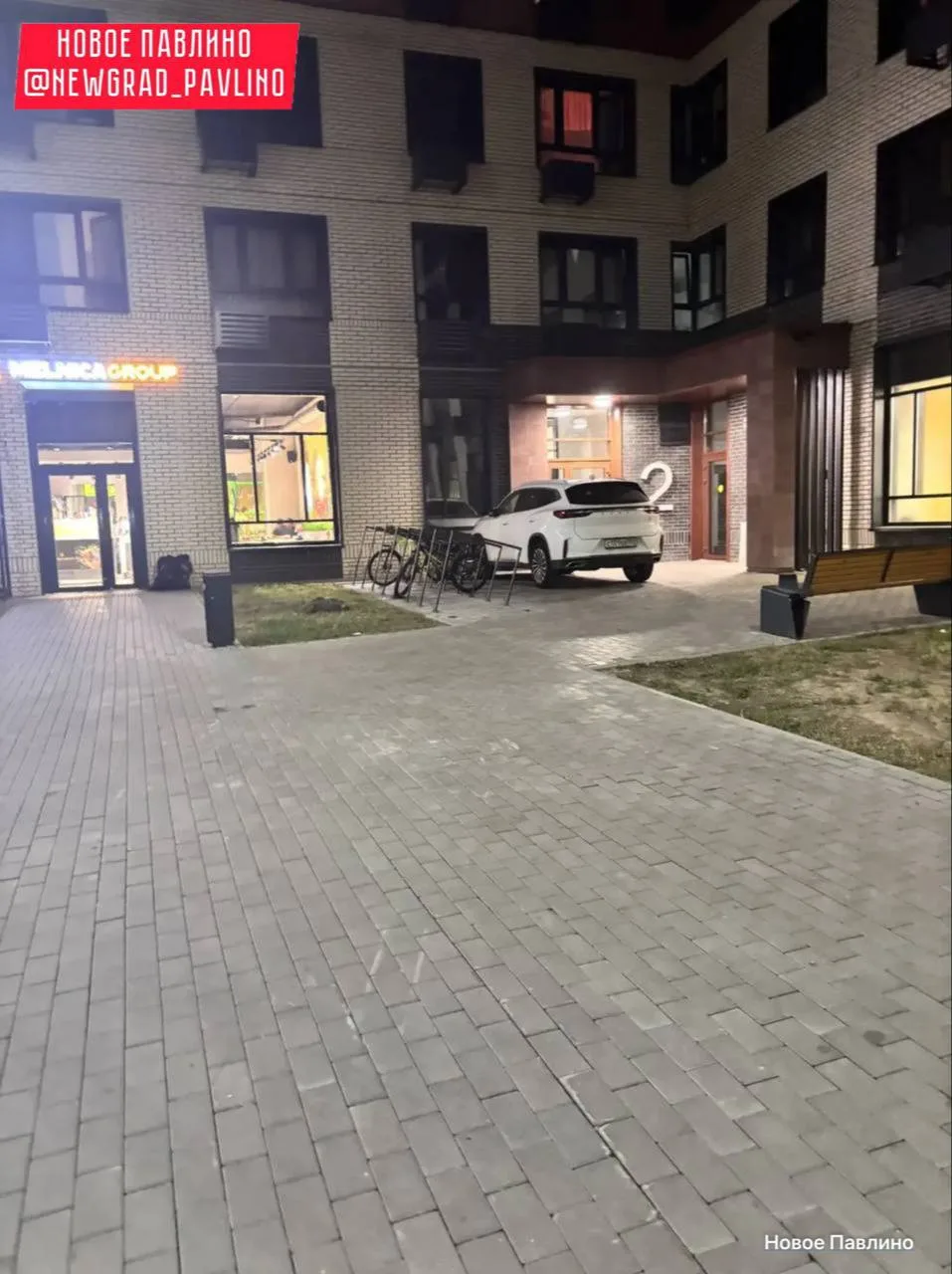 Кроссовер припарковали у входа в подъезд в Балашихе

Из Нового Павлино местные жители сообщают о слу
