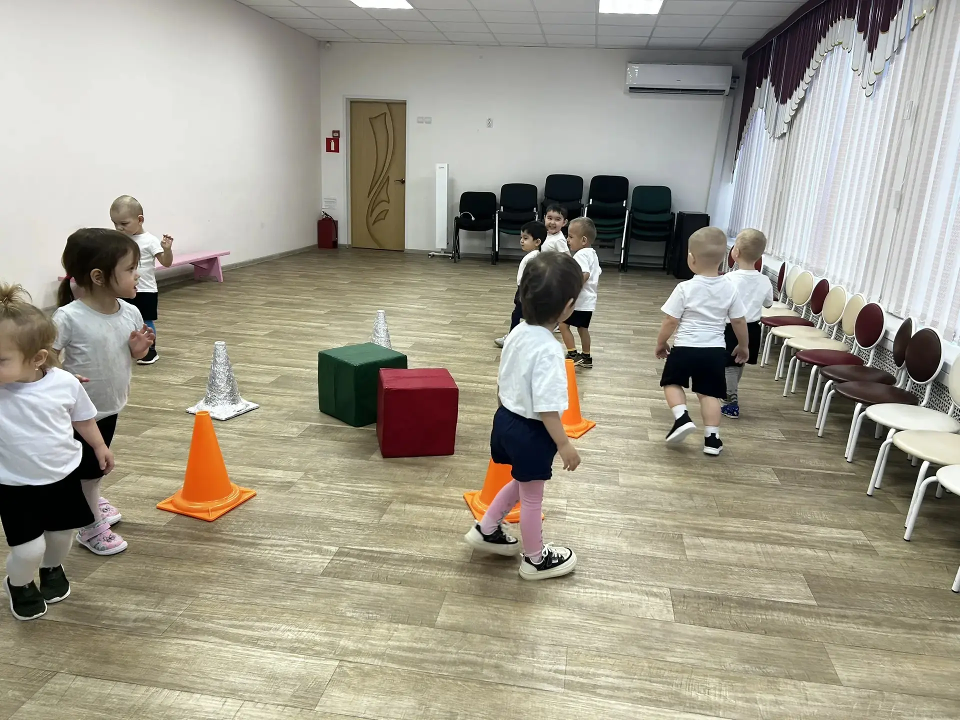 На этой неделе у ясельной группы прошли первые занятия по физкультуре ⛹🏻