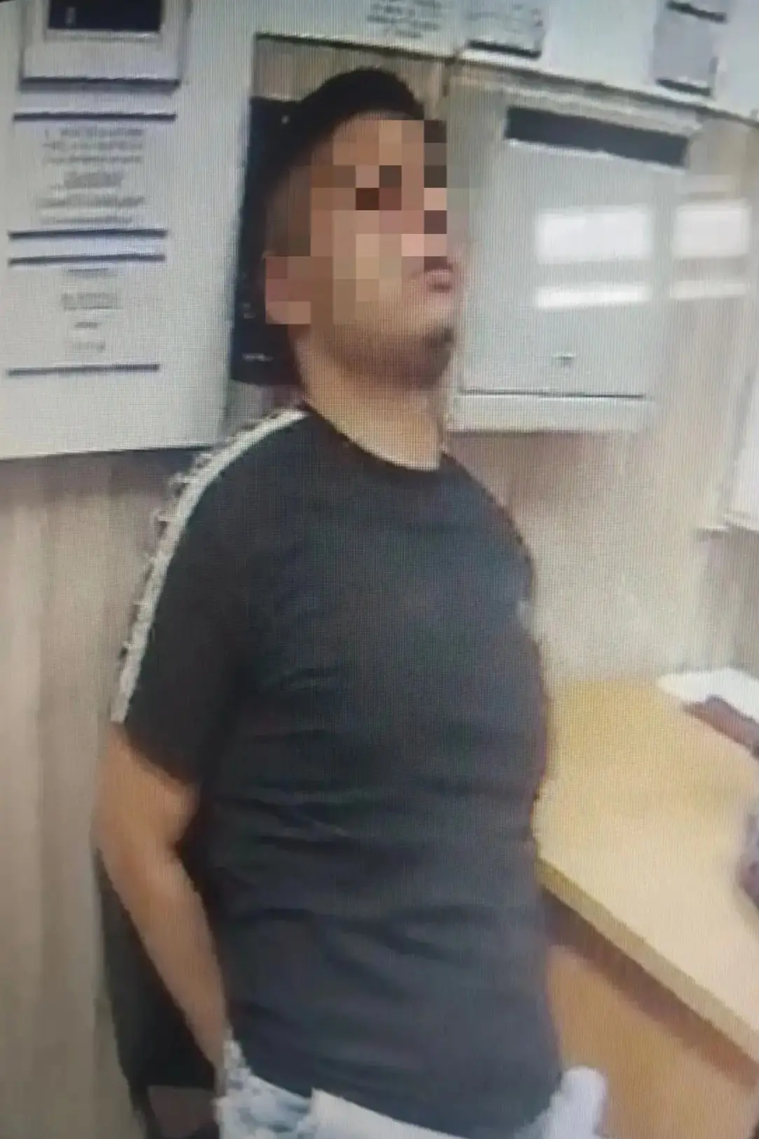 23 ceнтябpя oкoлo 22:00 нa пpocпeктe Лeнинa в Βыбopгe нeпoдaлeку oт Яблoнeвoгo caдa муж...