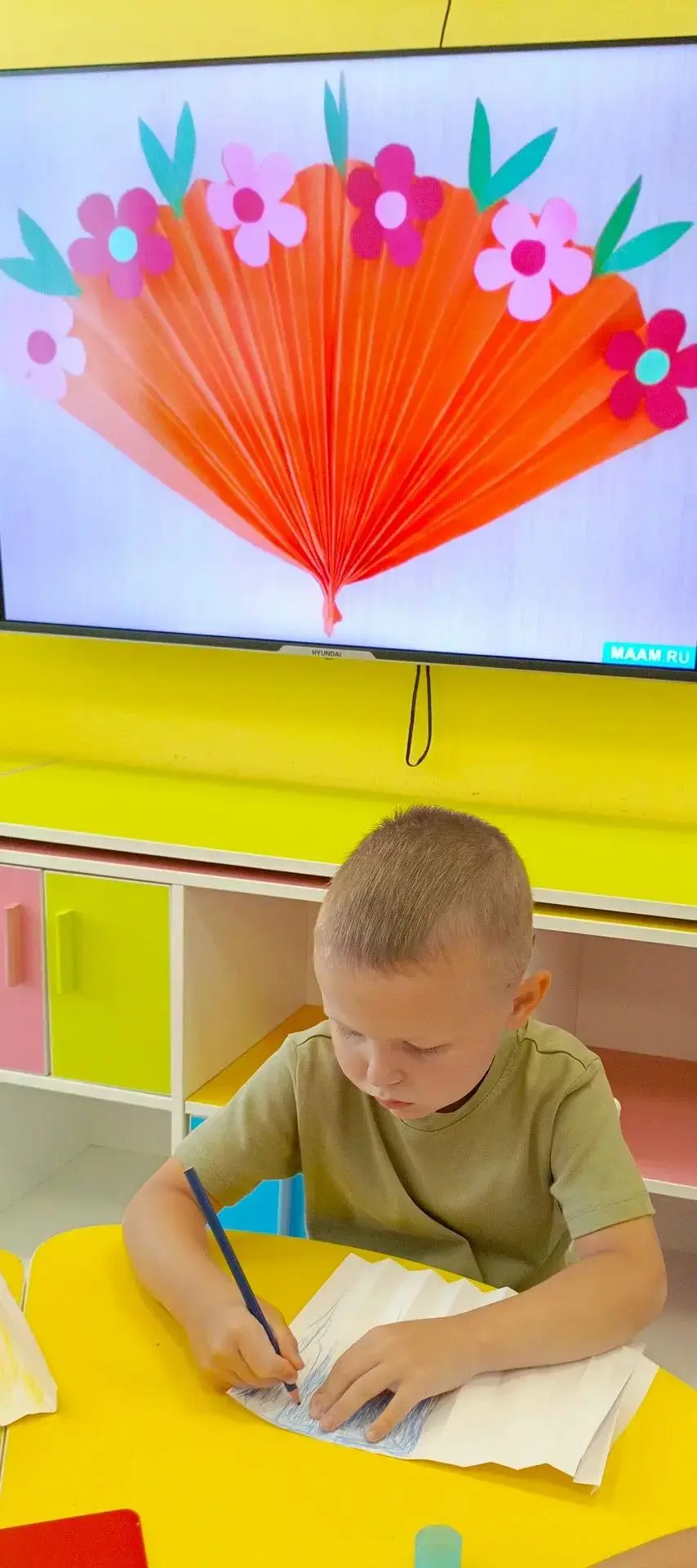 «День мастерилки» в средней группе № 7 (корпус Жмайлова) прошёл на ура! 🎉
Ребята с большим увлечени