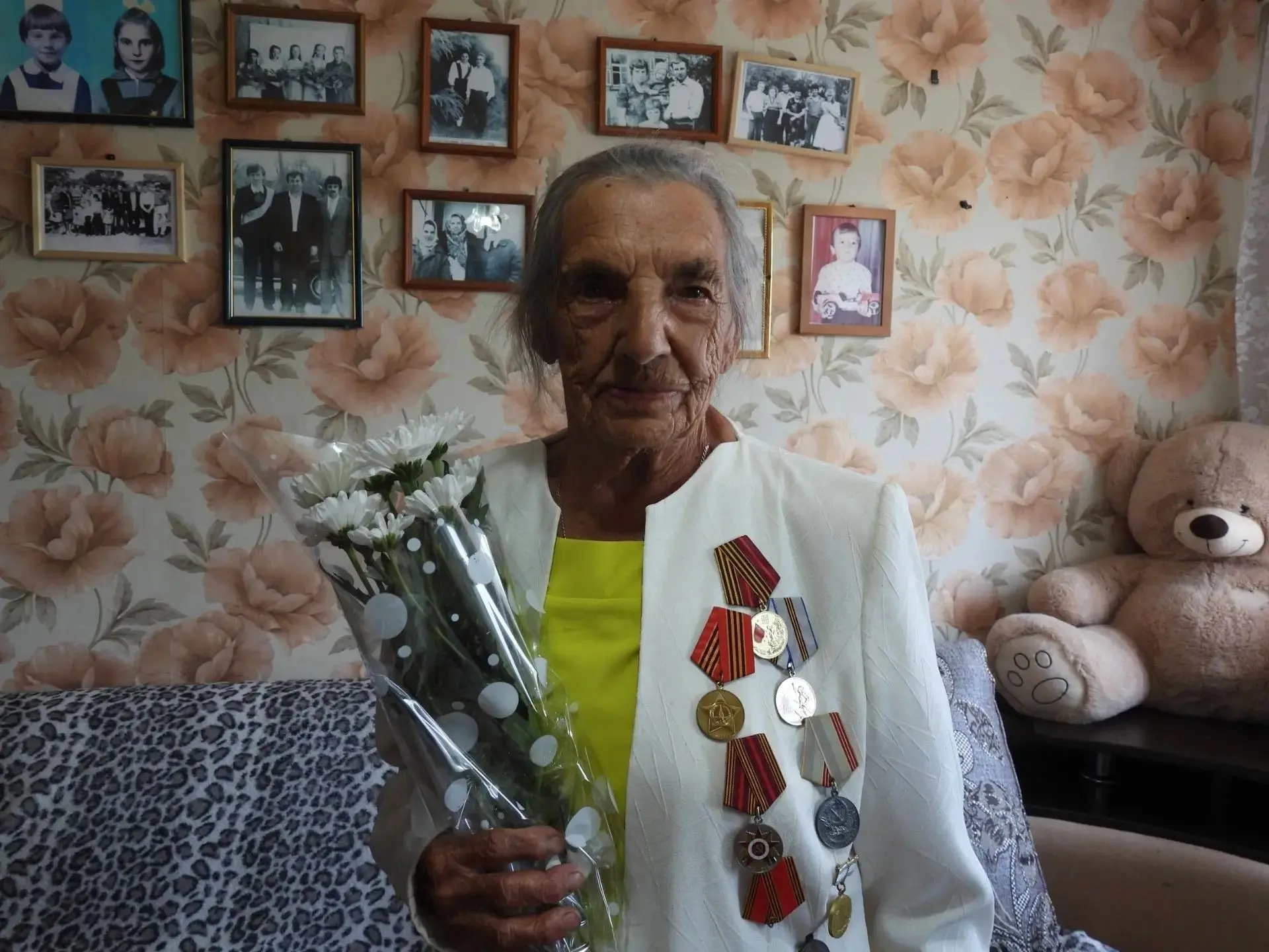 06 августа своё 97-летие отметила ветеран труда и труженик тыла из посёлка Ровеньки — В...