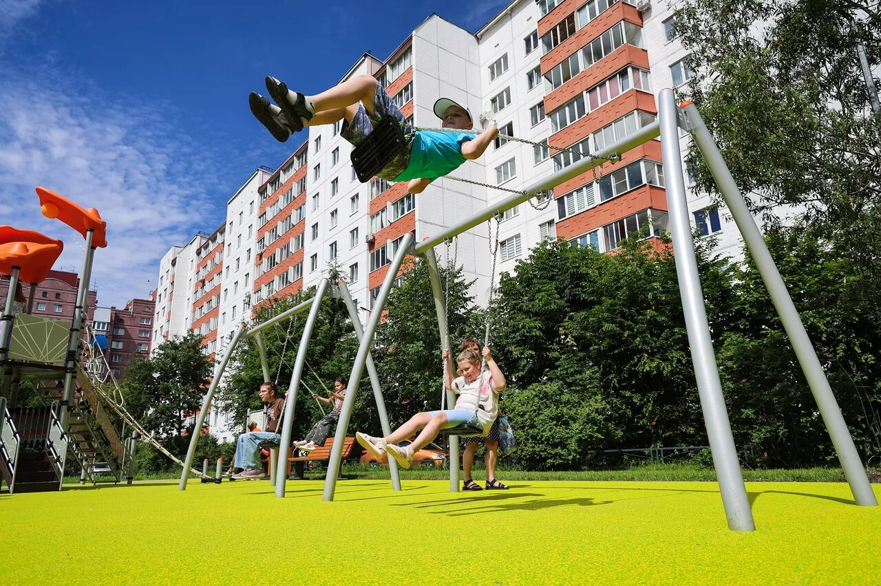 🌿 В Петербурге обновят ещё 283 дворовые площадки

В городе продолжается программа «Петербургские дв