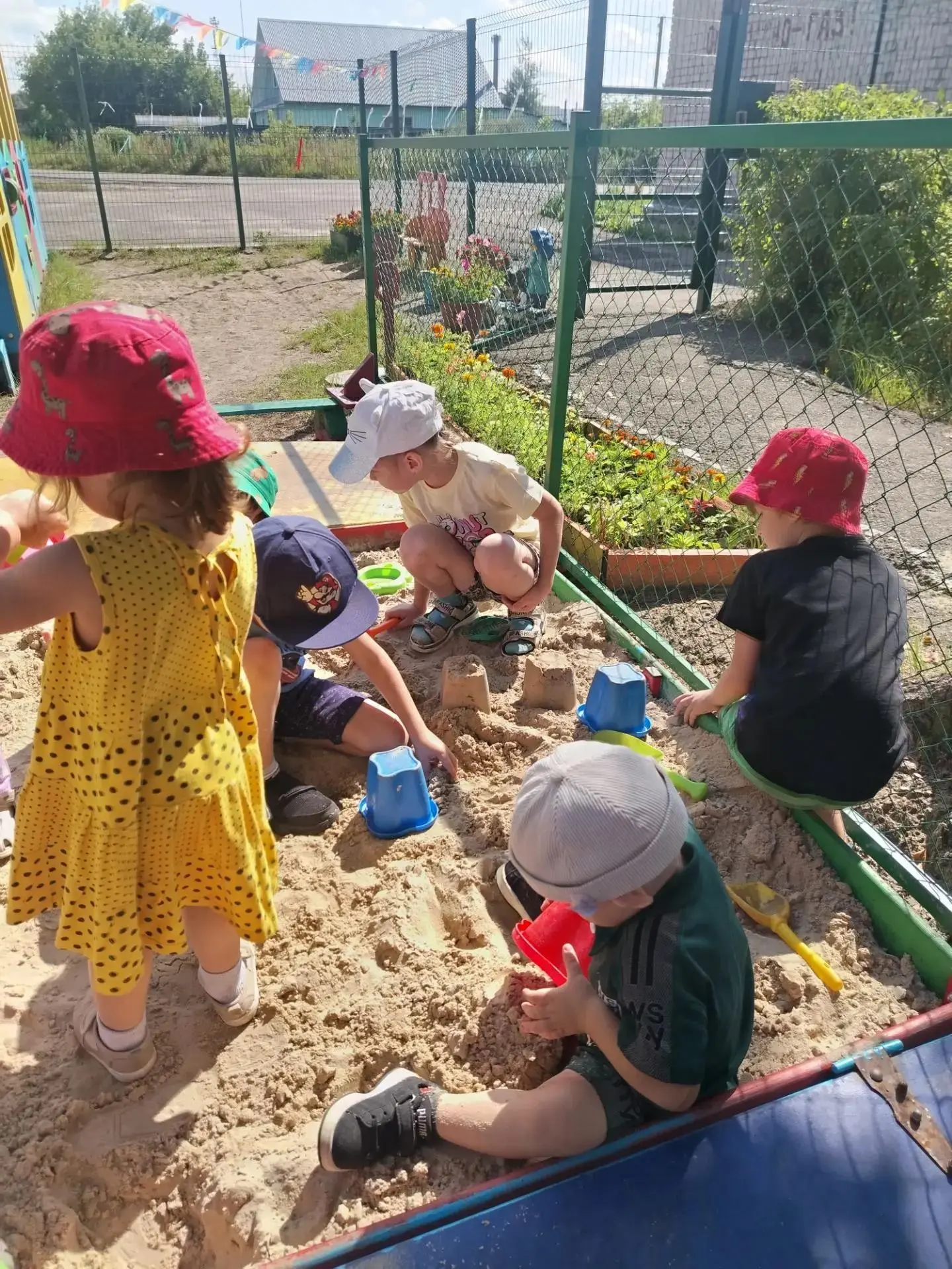 Лето – это наиболее и благоприятное время для укрепления здоровья детей. В это время де...