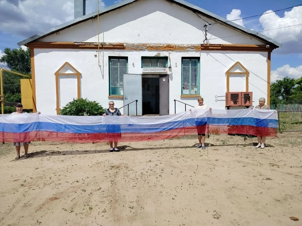 «Наш дом –Россия!»
В Лобачевском ЦСДК, библиотекарь Инютина В.А, провела особенный исторический экск