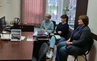 Архивисты западного Крыма встретились в Евпатории, чтобы обсудить рабочие вопросы. На з...