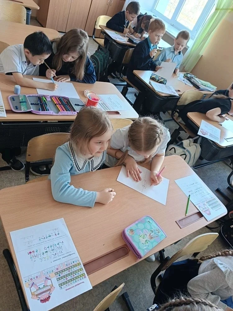 ✨ Заколдованный первоклассник: приключение в рамках Недели психологии! ✨   На этой неделе в нашей шк