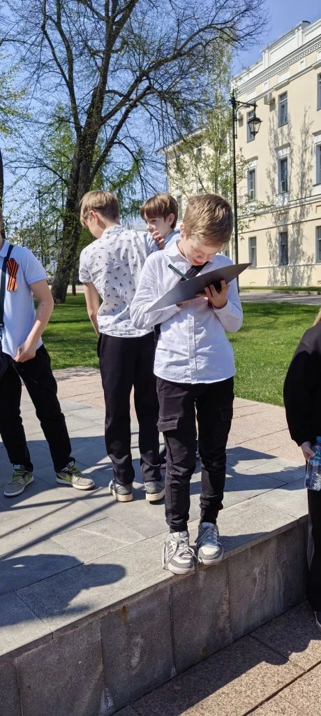 🕊️ «По дорогам Памяти» 🕊️  6 мая ученики 5Д класса нашей школы стали участниками увлекательной квест