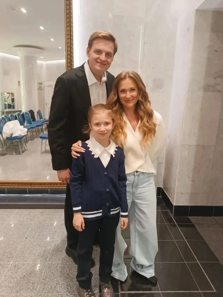 ⚡⚡⚡️️️ ЕВА ВЛАСОВА ПОЗДРАВЛЯЕТ УЧАЩИХСЯ И ПЕДАГОГОВ НАШЕЙ ДШИ С ДНЁМ РОССИИ!

😊 Недавно ученица Иль
