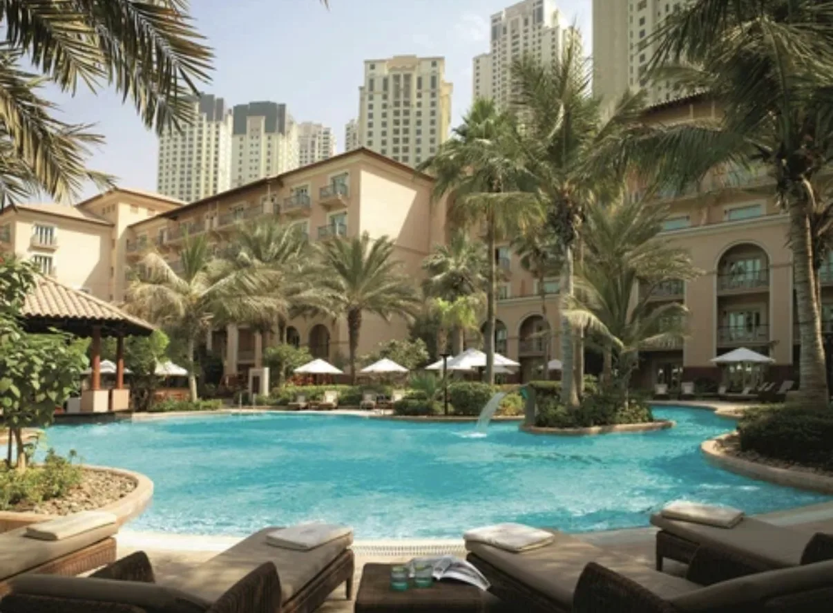 Тот самый Ritz-Carlton Dubai 
7 ночей / Москва → Дубай 
С перелетом + завтраки,     от 117500₽/чел. 