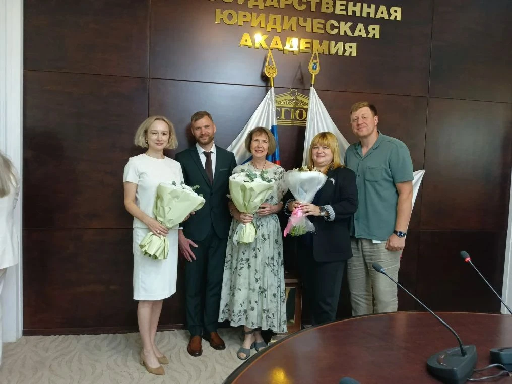 ⚡ Конец учебного года оказался очень успешным в плане защит диссертаций . 

⚡ 06 июля Столповских Ни