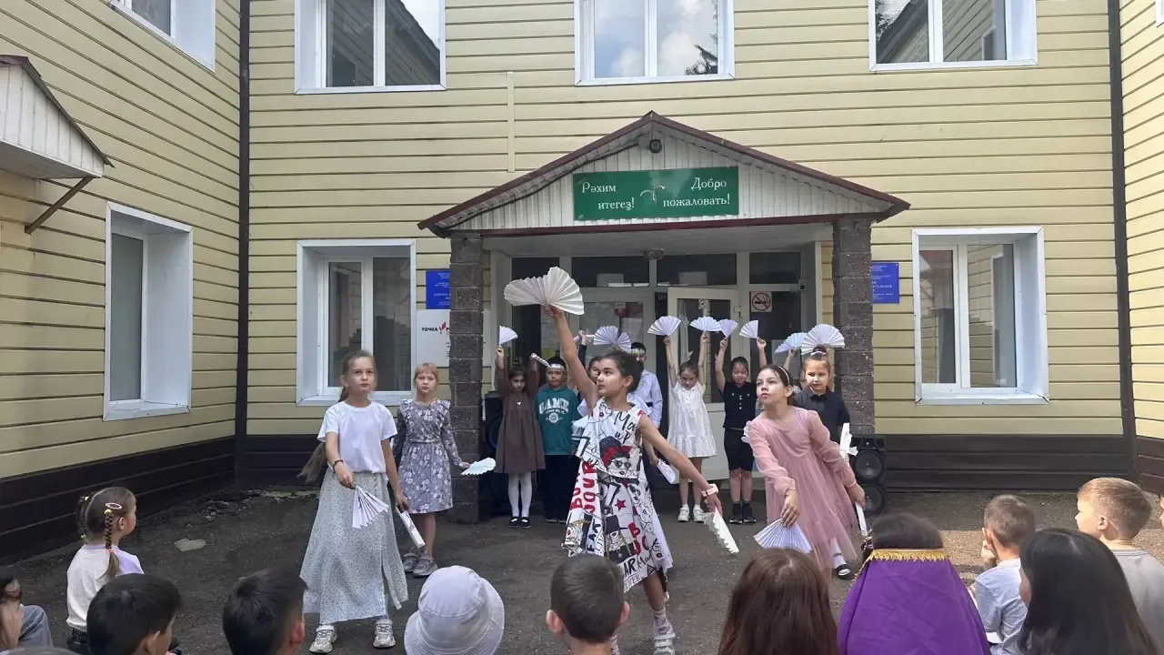 ✨ Танцевальный день в пришкольном лагере «Три богатыря в стране первых»! ✨
Сегодня в нашем лагере ца