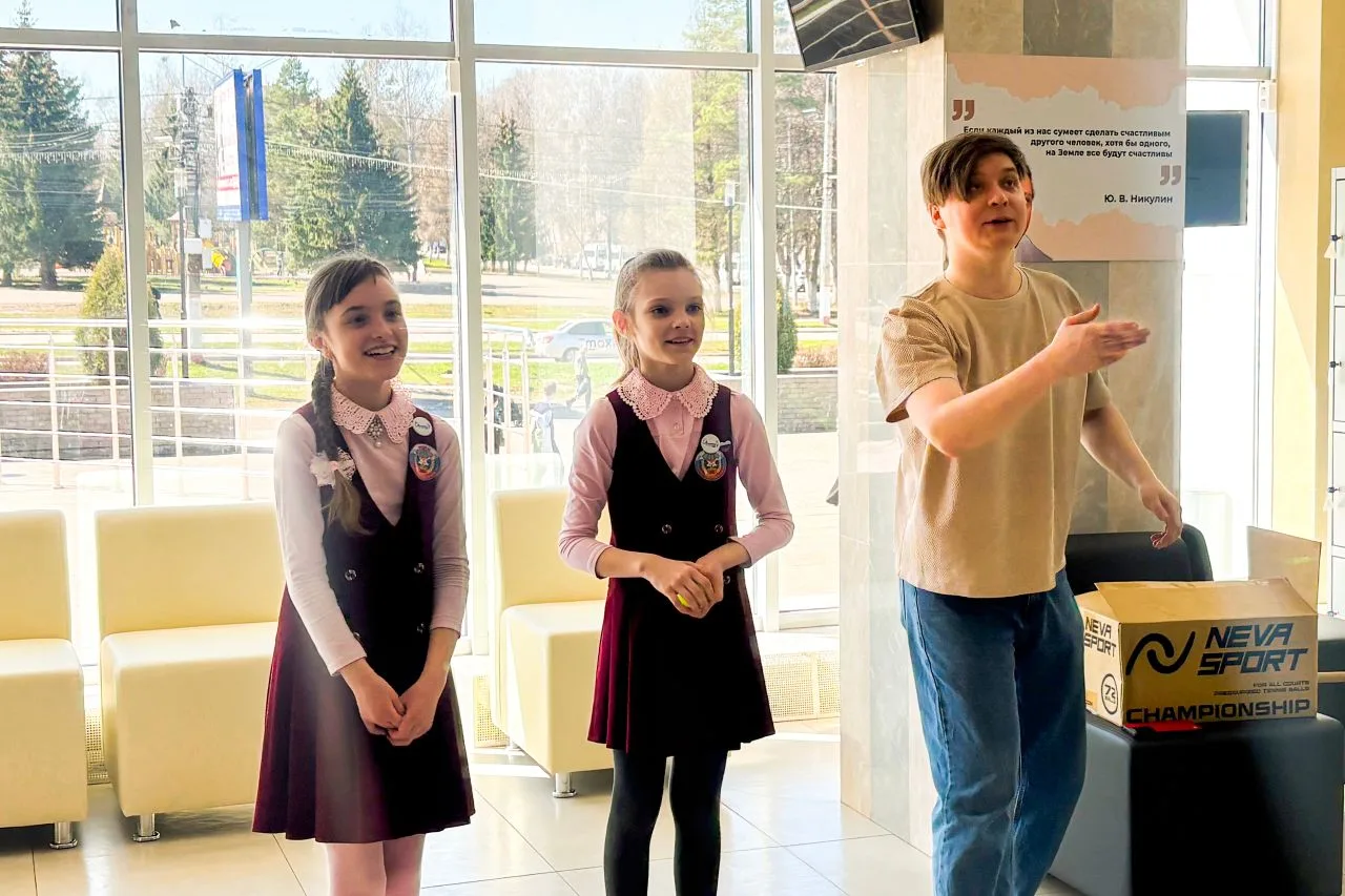 Мастер-класс по сценическому движению для школьных театров! ✨  Вчера участники театральной студии «О