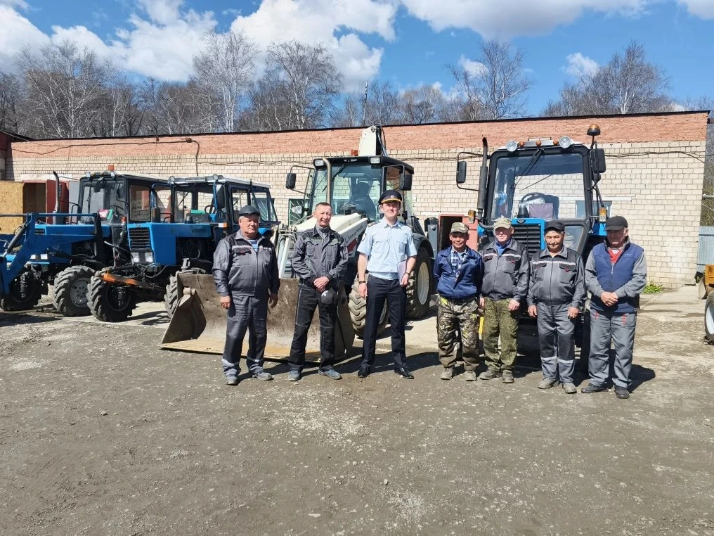 В МУП «Абзелилспецкомобслуживание» успешно проведён ежегодный технический осмотр тракто...