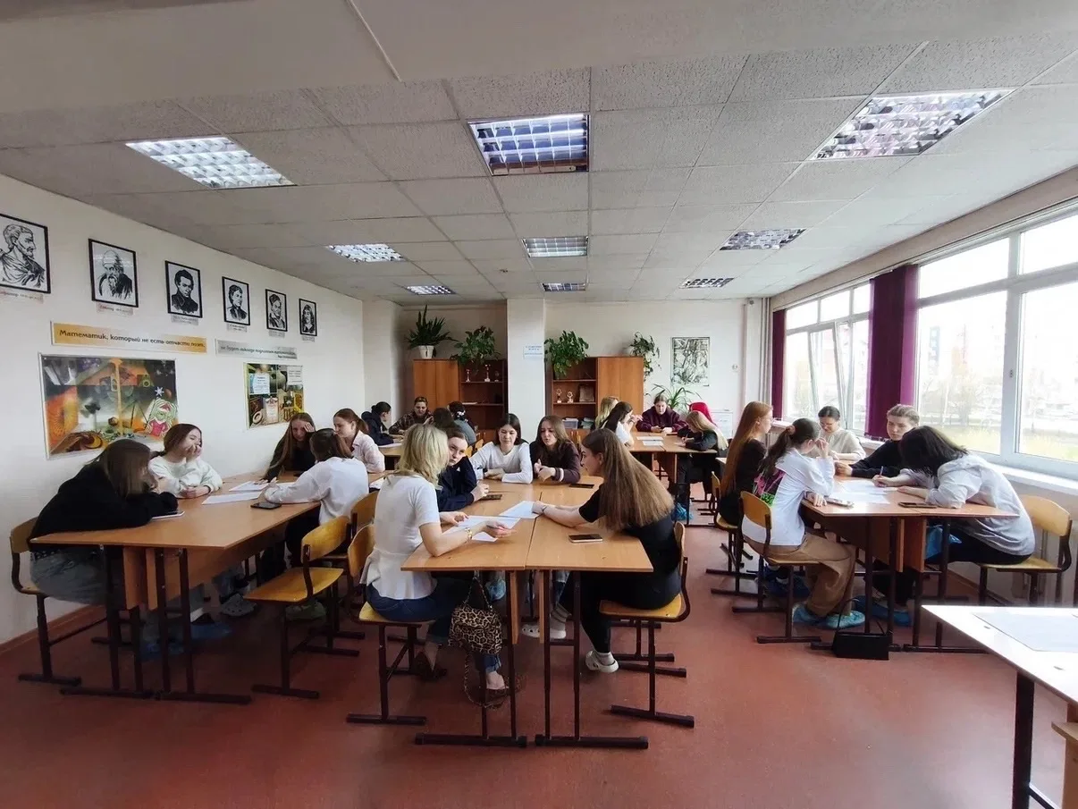 👩🏼‍🏫 Первый шаг в профессию: студенты ТГПУ погрузились в атмосферу школы № 40 г. Томска   Студенты 1