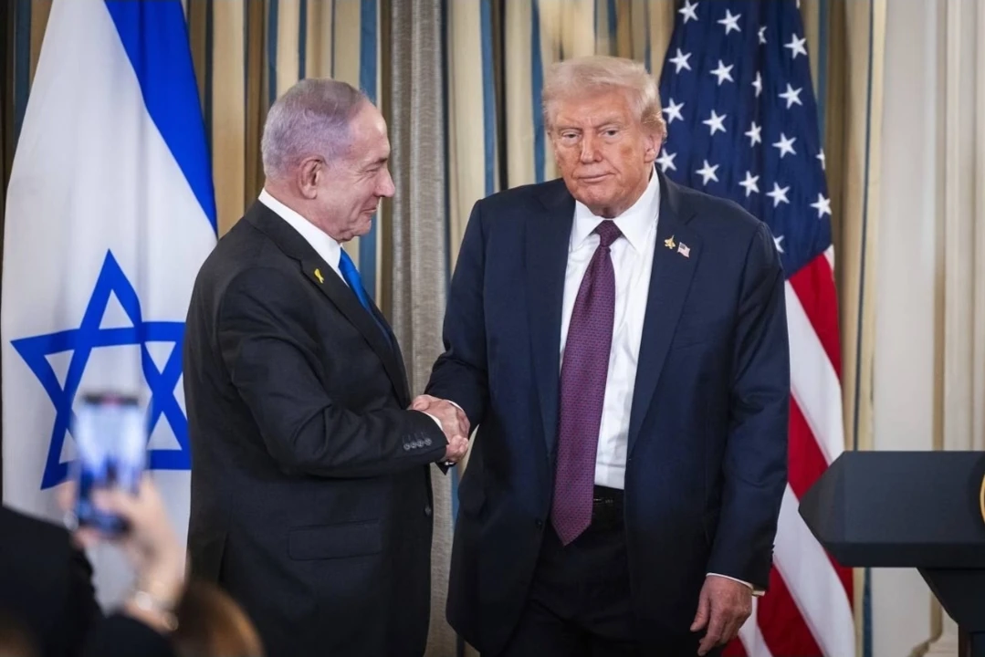 Вашингтон, США.

Трамп, похоже, окончательно забил на Нетаньяху. WSJ пишет, что президент США намере