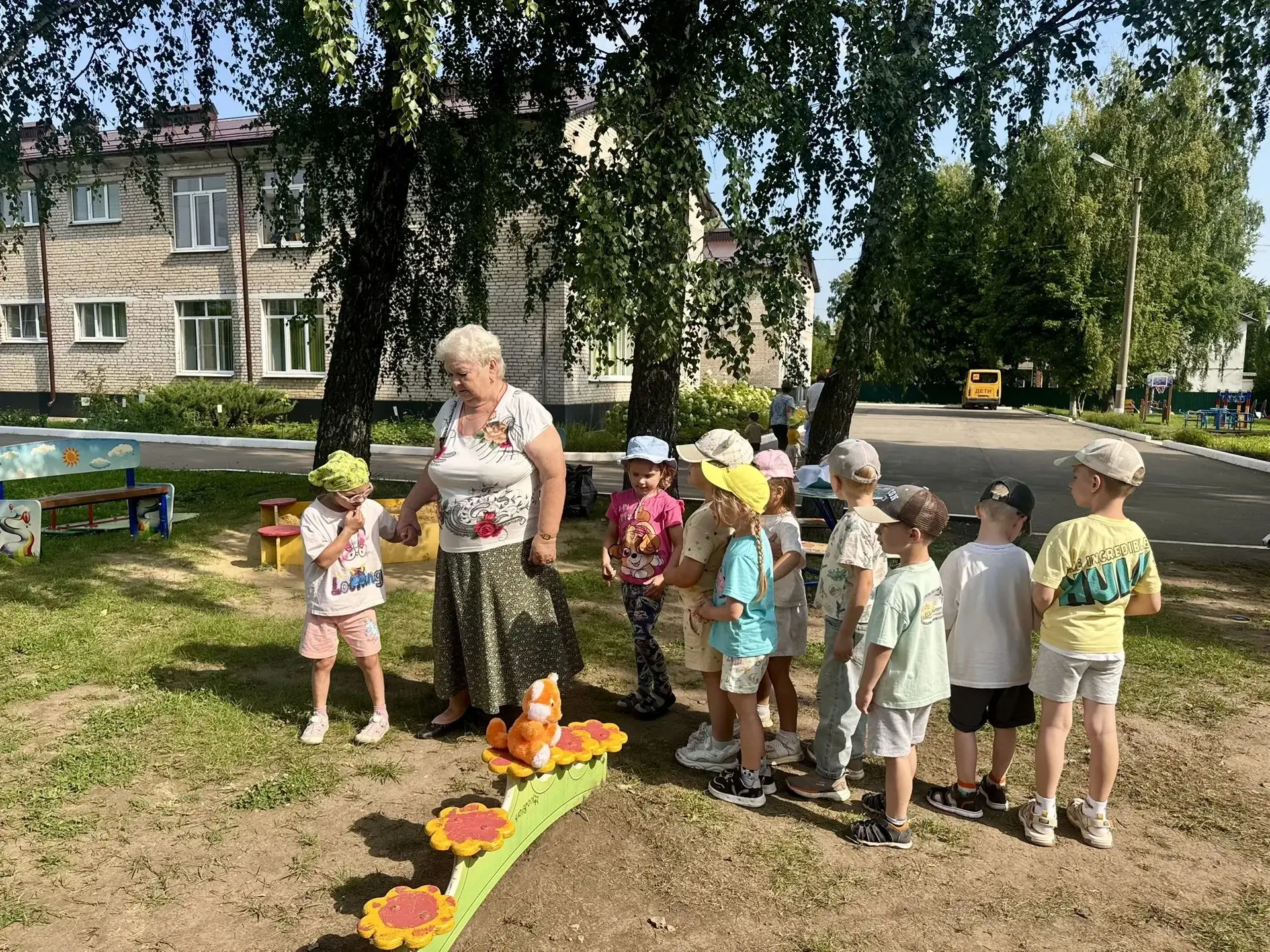 В ГОСТЯХ У ПОДВИЖНЫХ ИГР: НАШ ВЕСЁЛЫЙ ДЕНЬ НА ПРОГУЛКЕ!💛