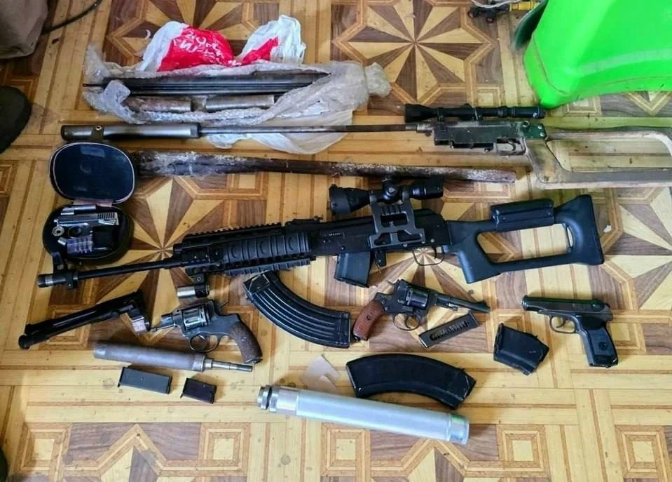 У жителя Белгородской области изъяли арсенал: шесть стволов и более 2 тысяч патронов