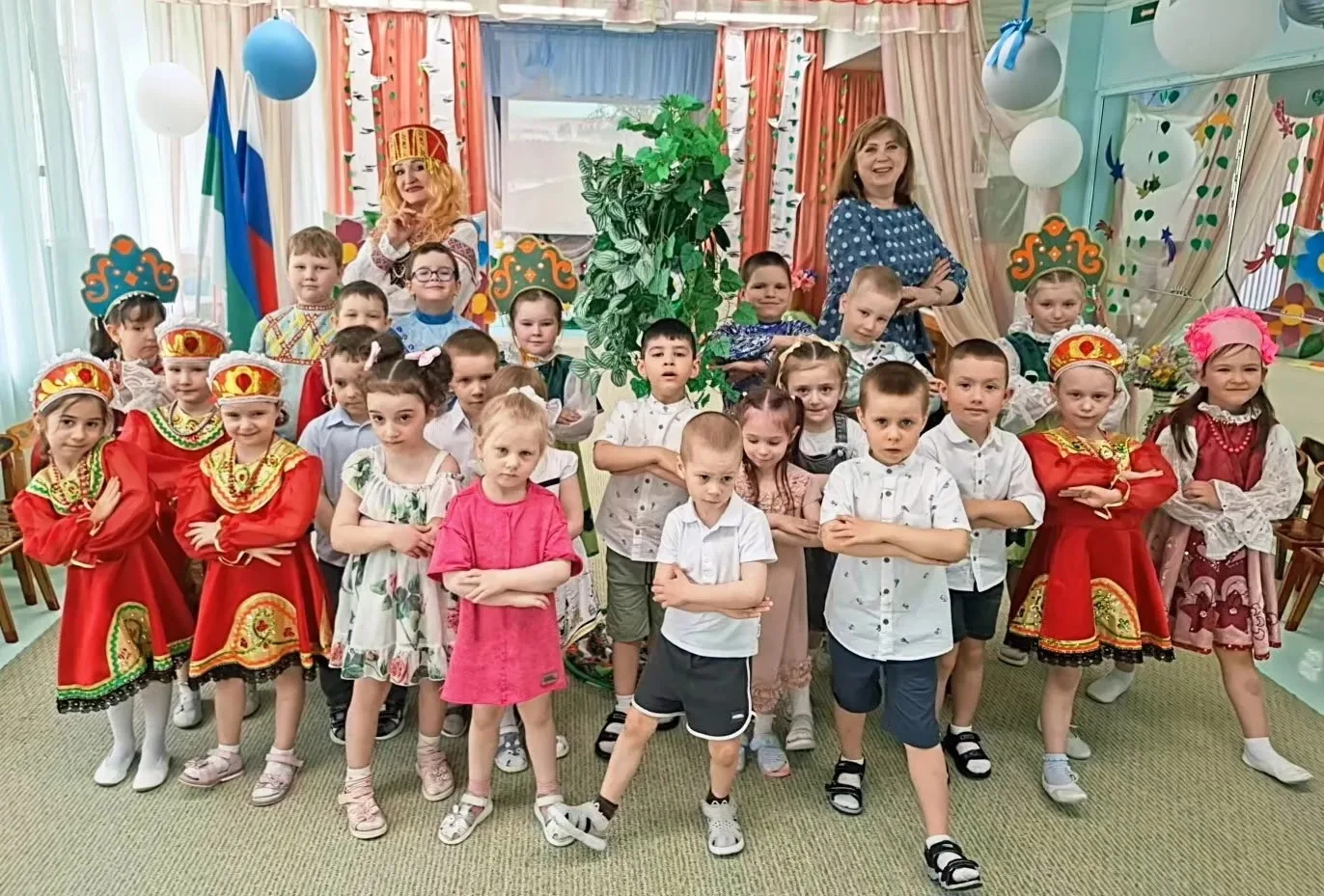🇷🇺 Единый флешмоб «Хоровод единства» в нашем детском саду! 🇷🇺