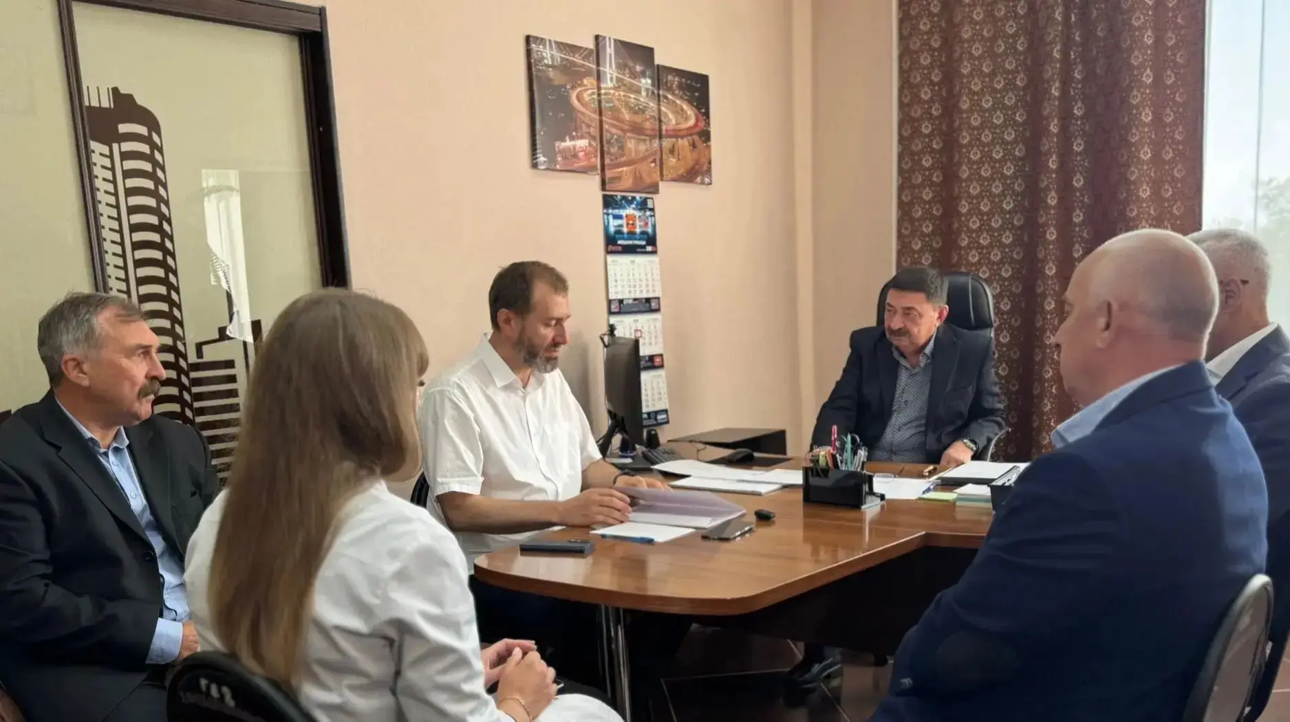 В больнице Свирска прошёл важный разговор о здоровье и заботе. С рабочим визитом нас по...