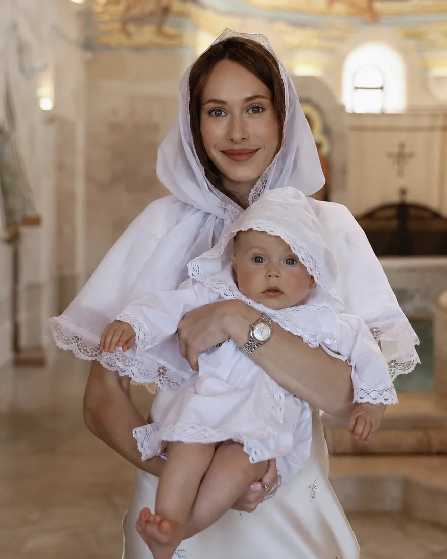 Полина Кнороз стала крестной мамой 😊