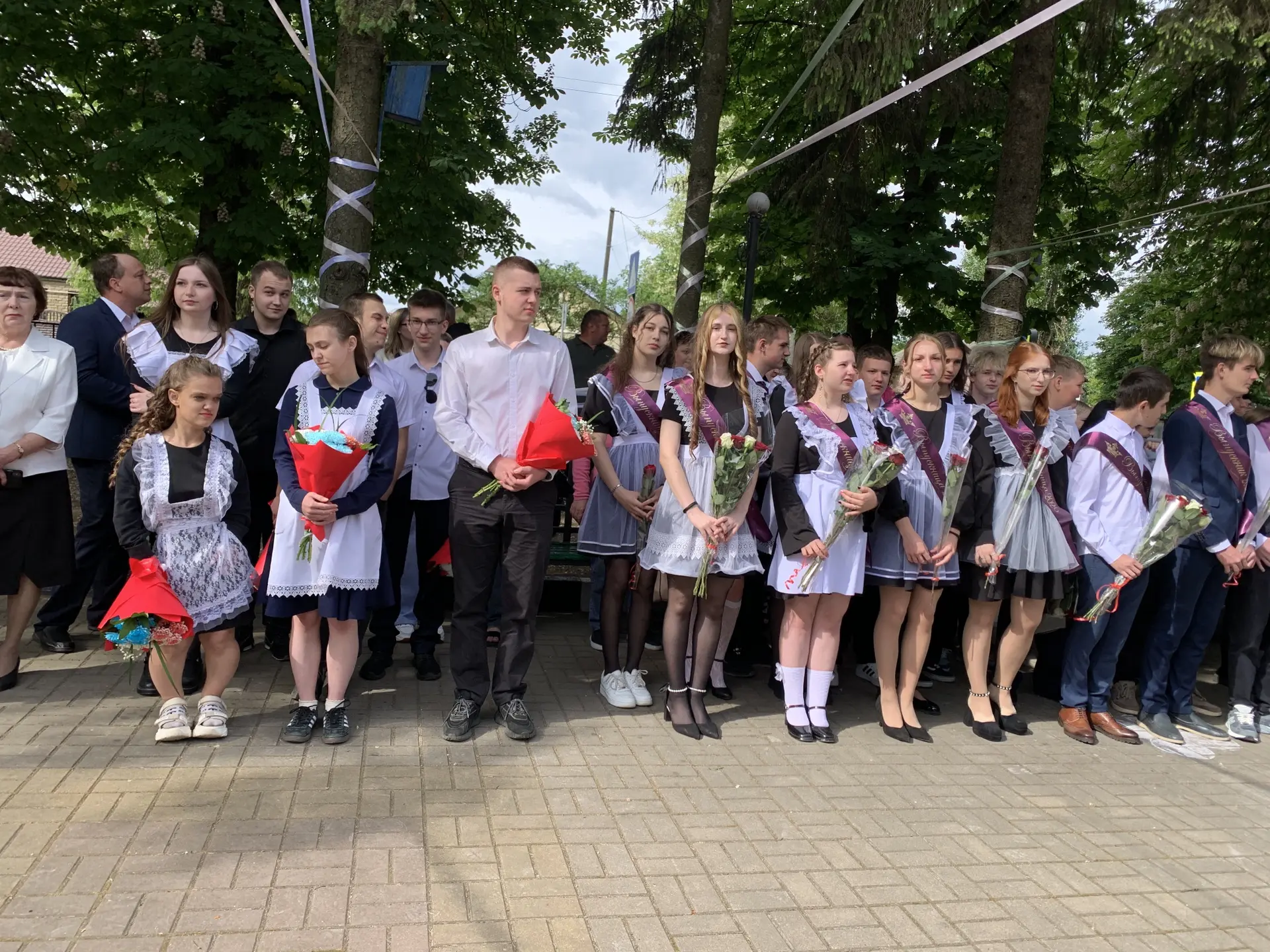Сегодня в нашей школе прозвенел последний звонок!