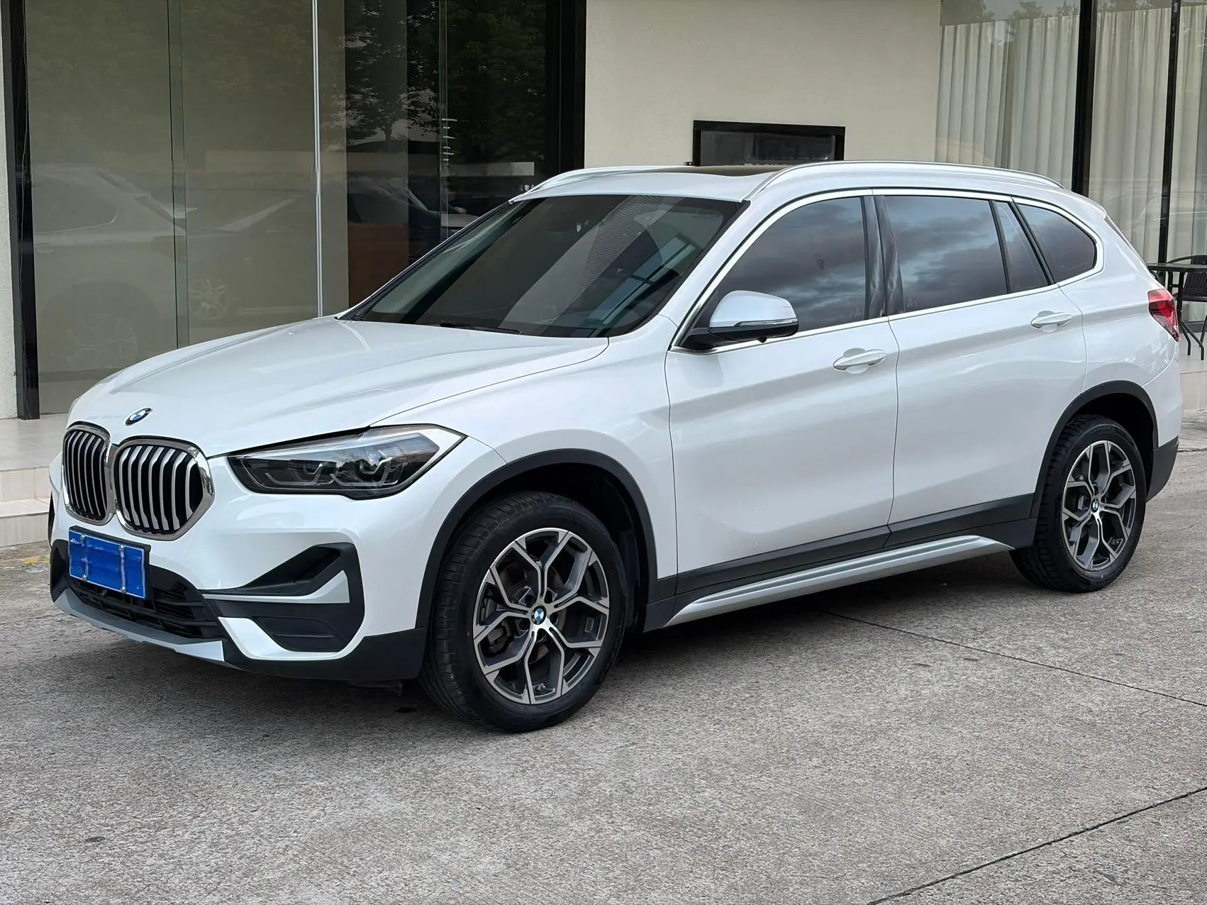 🚘  BMW X1 sDrive 20Li 1.5T Comfort Edition 2023